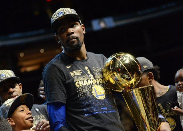 与肘部负担 与肘部负担